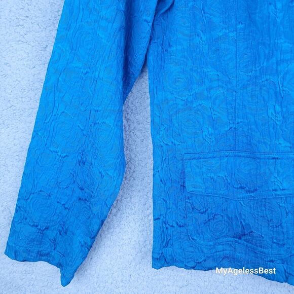Chicos Blue Textured Crinkle Blazer Jacket Size 1 Medium Statement Career - Picture 12 of 15